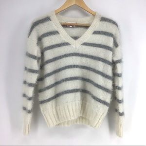 Pink Rose Cream Grey Sliver V-Neck Cropped Sweater